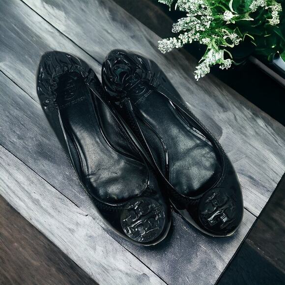 Tory Burch Reva Flats Womens 8 Black Patent Leather Ballet Minimalist Classy - Picture 1 of 8